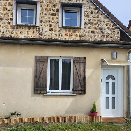 Joli Studio En Centre Ville Faremoutiers Exteriör bild