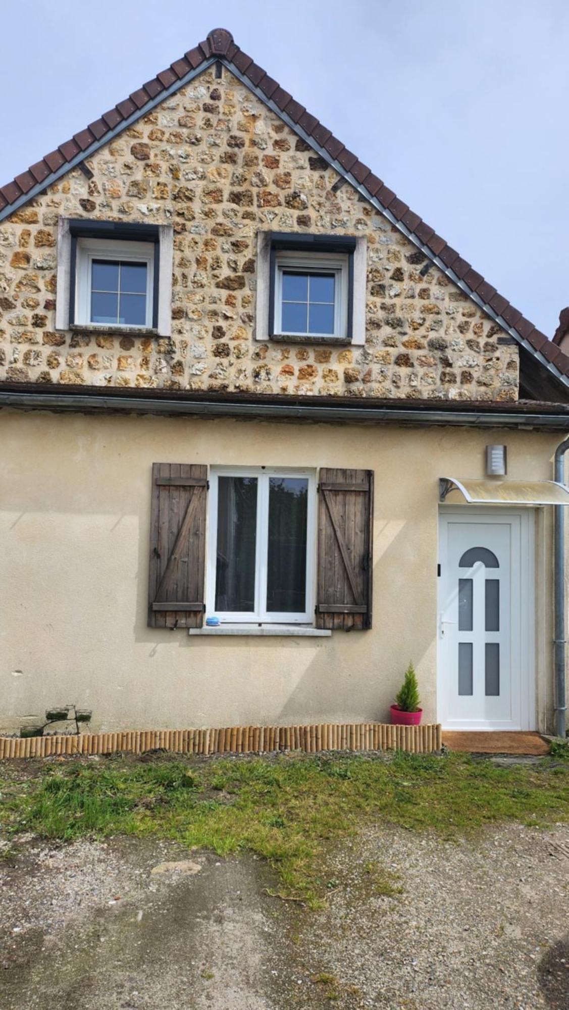 Joli Studio En Centre Ville Faremoutiers Exteriör bild