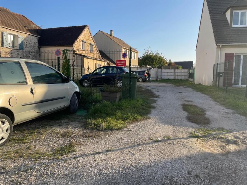 Joli Studio En Centre Ville Faremoutiers Exteriör bild